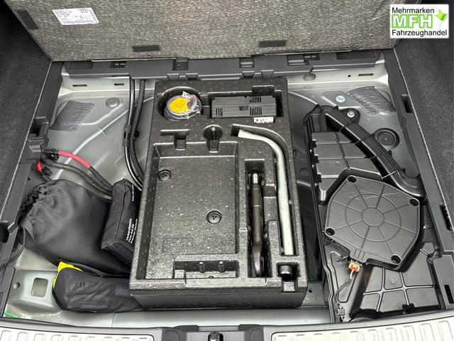 Audi / A5 Avant / / / / AHK+KAMERA+EL. HECKKL.+NAVI+SHZ+17 LM