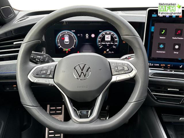 Volkswagen / Passat Variant / Grau / / / 4WD+AHK+PANO+HARMAN+19+BLACK STYLE, Beispielbilder, ggf. teilweise mit Sonderausstattung