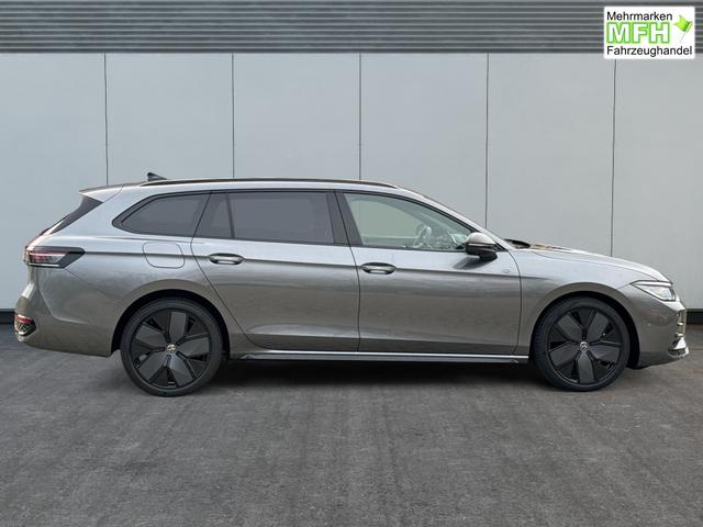 Volkswagen / Passat Variant / Grau / / / 4WD+AHK+PANO+HARMAN+19+BLACK STYLE, Beispielbilder, ggf. teilweise mit Sonderausstattung