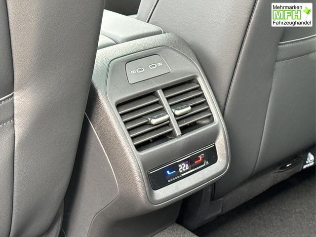 Volkswagen / Passat Variant / Grau / / / 4WD+AHK+PANO+HARMAN+19+BLACK STYLE, Beispielbilder, ggf. teilweise mit Sonderausstattung