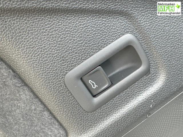 Volkswagen / Passat Variant / Grau / / / 4WD+AHK+PANO+HARMAN+19+BLACK STYLE, Beispielbilder, ggf. teilweise mit Sonderausstattung