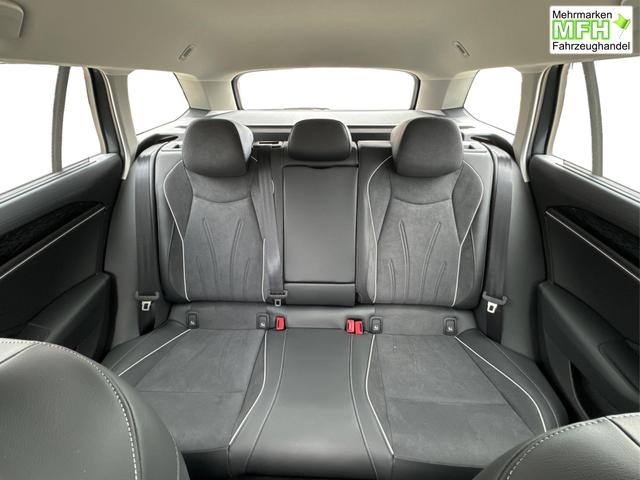 Volkswagen / Passat Variant / Grau / / / DSG+NAVI+MATRIX+MASSAGE+ACC+KAMERA, Beispielbilder, ggf. teilweise mit Sonderausstattung