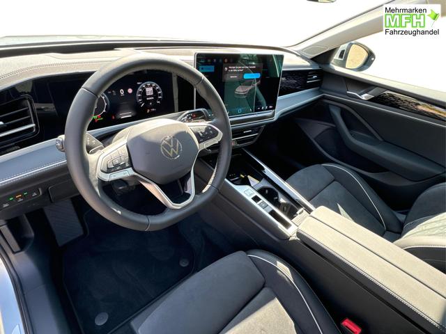 Volkswagen / Passat Variant / / / / DSG+NAVI+MATRIX+MASSAGE+ACC+KAMERA