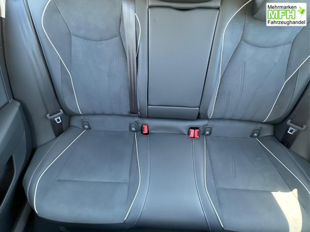 Volkswagen / Passat Variant / / / / DSG+NAVI+MATRIX+MASSAGE+ACC+KAMERA