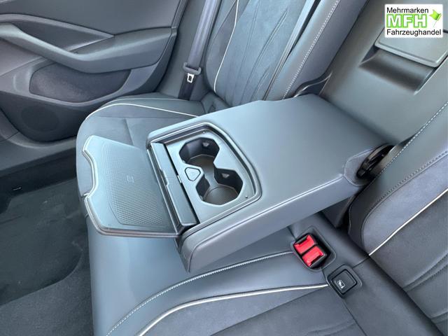 Volkswagen / Passat Variant / / / / DSG+NAVI+MATRIX+MASSAGE+ACC+KAMERA