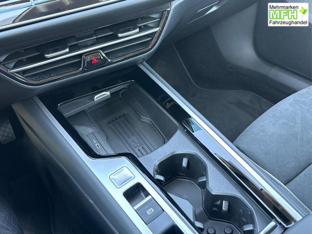 Volkswagen / Passat Variant / / / / DSG+NAVI+MATRIX+MASSAGE+ACC+KAMERA