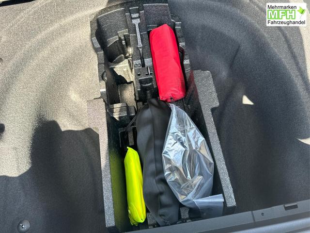 Volkswagen / Passat Variant / / / / DSG+NAVI+MATRIX+MASSAGE+ACC+KAMERA