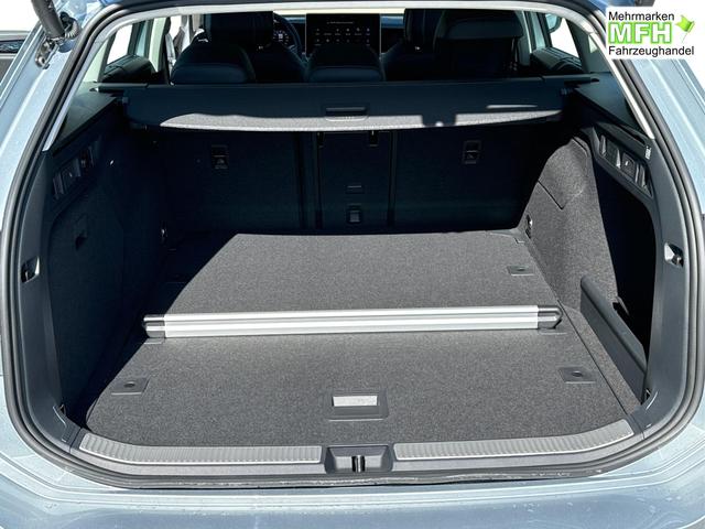 Volkswagen / Passat Variant / / / / DSG+NAVI+MATRIX+MASSAGE+ACC+KAMERA