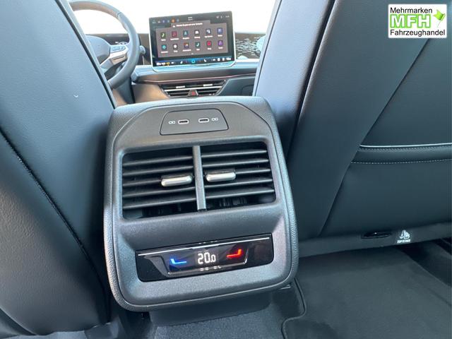 Volkswagen / Passat Variant / / / / DSG+NAVI+MATRIX+MASSAGE+ACC+KAMERA