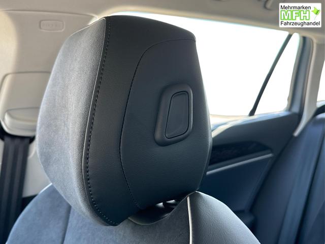 Volkswagen / Passat Variant / / / / DSG+NAVI+MATRIX+MASSAGE+ACC+KAMERA