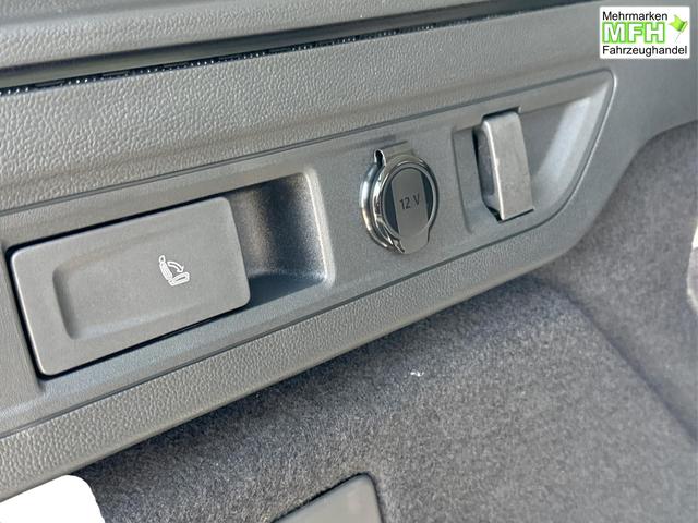 Volkswagen / Passat Variant / / / / DSG+NAVI+MATRIX+MASSAGE+ACC+KAMERA