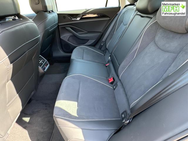 Volkswagen / Passat Variant / / / / DSG+NAVI+MATRIX+MASSAGE+ACC+KAMERA