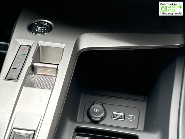 Peugeot / 408 / / / / 