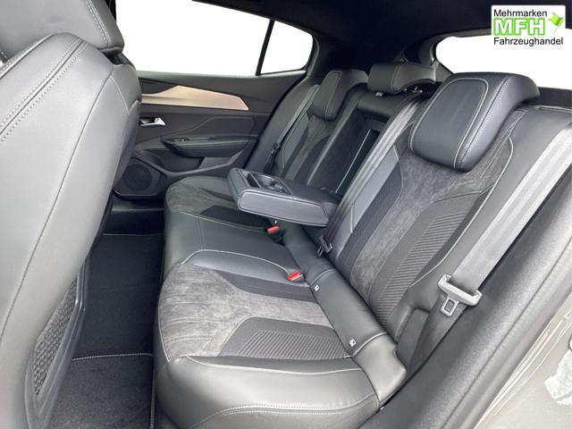 Peugeot / 408 / / / / 