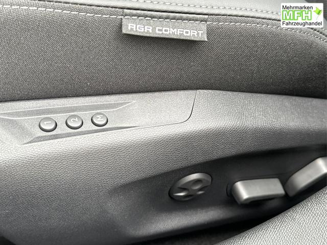 Peugeot / 408 / / / / 