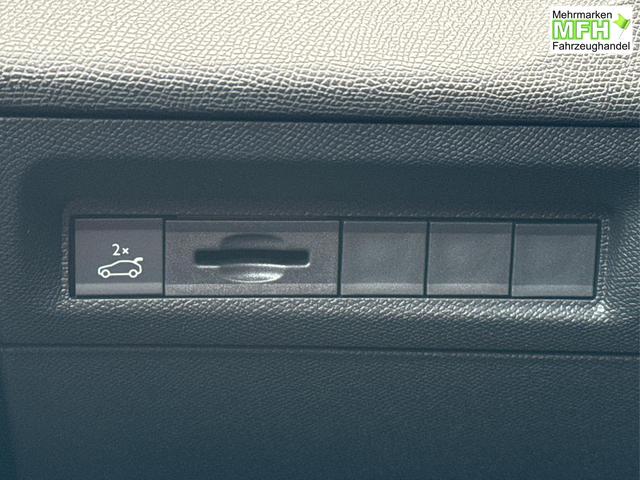 Peugeot / 408 / / / / 