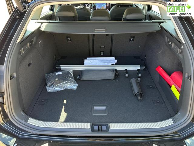 Volkswagen / Passat Variant / Schwarz / / / DSG+AHK+NAVI+MATRIX+MASSAGE+ACC+KAMERA