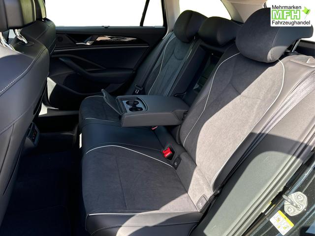 Volkswagen / Passat Variant / Schwarz / / / DSG+AHK+NAVI+MATRIX+MASSAGE+ACC+KAMERA