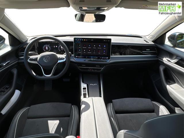 Volkswagen / Passat Variant / Schwarz / / / DSG+AHK+NAVI+MATRIX+MASSAGE+ACC+KAMERA