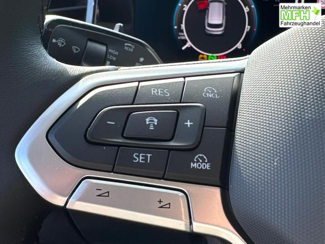 Volkswagen / Passat Variant / Schwarz / / / DSG+AHK+NAVI+MATRIX+MASSAGE+ACC+KAMERA