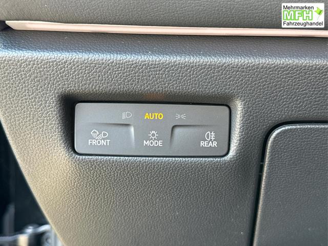 Volkswagen / Passat Variant / Schwarz / / / DSG+AHK+NAVI+MATRIX+MASSAGE+ACC+KAMERA