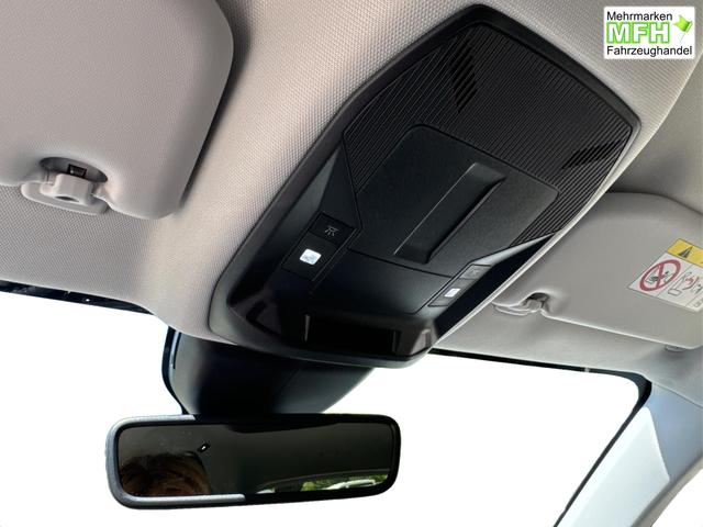 Peugeot / 308 SW / Wei&szlig; / / / EAT8+SHZ+AGR+KAMERA+ACC+KLIMA+LED+PDC+17 ALU