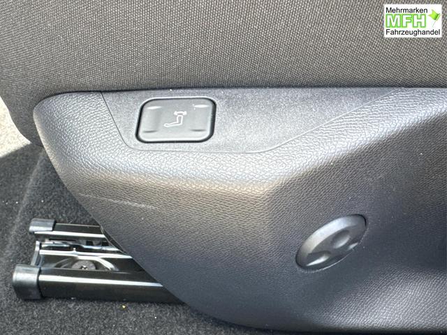 Peugeot / 308 SW / Wei&szlig; / / / EAT8+SHZ+AGR+KAMERA+ACC+KLIMA+LED+PDC+17 ALU