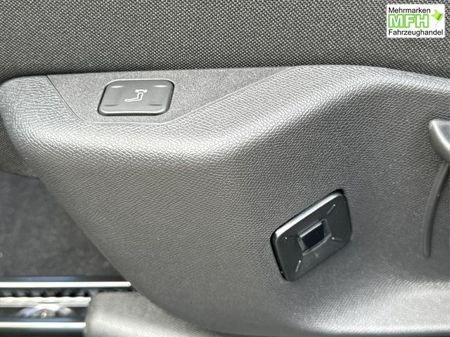 Peugeot / 5008 / Grau / / / e-DSC6+7 SITZE+NAVI+KAMERA+LED+19 ALU+KLIMA+PANORAMADISPLAY