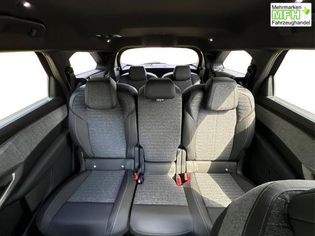 Peugeot / 5008 / Grau / / / e-DSC6+7 SITZE+NAVI+KAMERA+LED+19 ALU+KLIMA+PANORAMADISPLAY