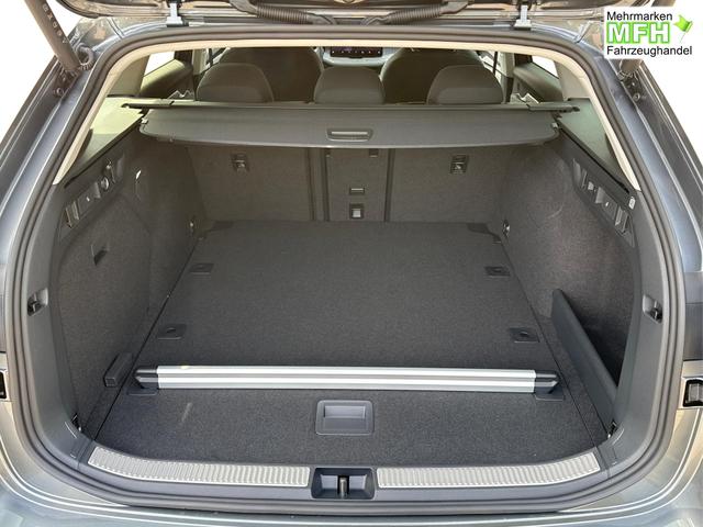 Skoda / Superb Combi / / / / DSG+4WD+NAVI+EL. HECKKL.+SHZ V+H