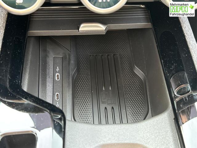 Skoda / Superb Combi / / / / DSG+4WD+NAVI+EL. HECKKL.+SHZ V+H