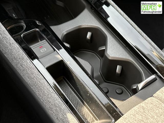 Skoda / Superb Combi / / / / DSG+4WD+NAVI+EL. HECKKL.+SHZ V+H