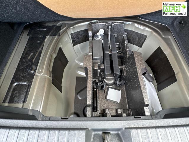 Skoda / Kamiq / Schwarz / / / DSG+ACC+SHZ+RFK+PDC+KESSY+SUNSET