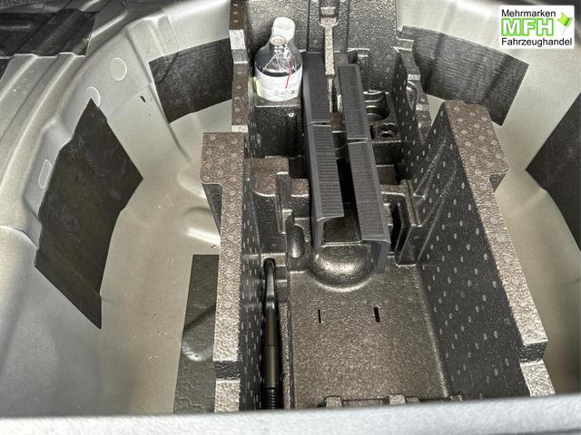 Skoda / Kamiq / Grau / / / DSG+ACC+SHZ+RFK+PDC+KESSY+SUNSET