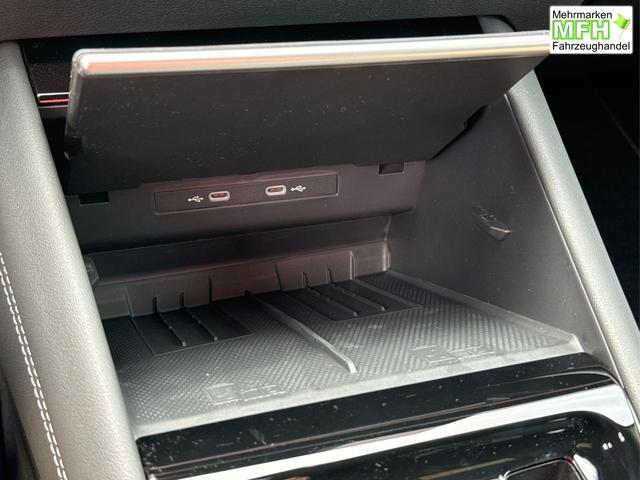 Volkswagen / Tiguan / Schwarz / / / DSG+HARMAN+20 ALU+MATRIX+MASSAGE+ACC+KAMERA