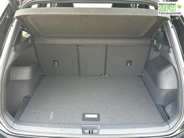 Volkswagen / Tiguan / Schwarz / / / DSG+HARMAN+20 ALU+MATRIX+MASSAGE+ACC+KAMERA