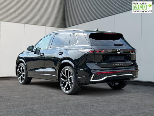 Volkswagen / Tiguan / Schwarz / / / DSG+HARMAN+20 ALU+MATRIX+MASSAGE+ACC+KAMERA