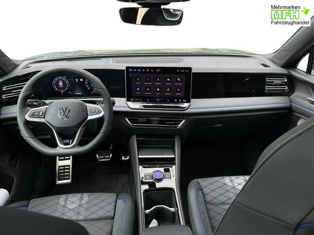 Volkswagen / Tiguan / Gr&uuml;n / / / DSG+AHK+HUD+NAVI+MATRIX+EL. HECK.+20 ALU