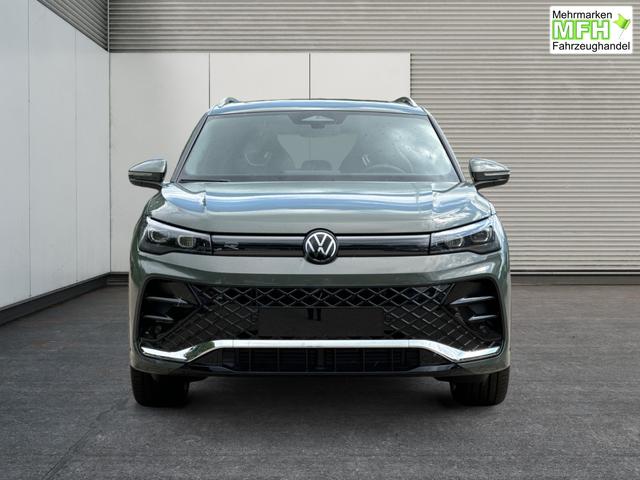 Volkswagen / Tiguan / Gr&uuml;n / / / DSG+AHK+HUD+NAVI+MATRIX+EL. HECK.+20 ALU