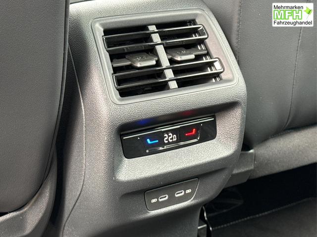 Volkswagen / Tiguan / Gr&uuml;n / / / DSG+AHK+HUD+NAVI+MATRIX+EL. HECK.+20 ALU