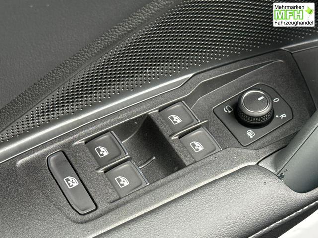 Volkswagen / Tiguan / Gr&uuml;n / / / DSG+AHK+HUD+NAVI+MATRIX+EL. HECK.+20 ALU