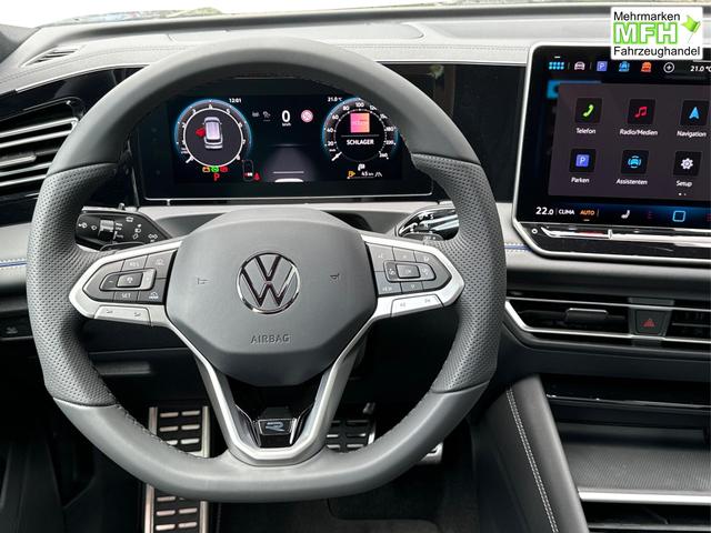 Volkswagen / Tiguan / Gr&uuml;n / / / DSG+AHK+HUD+NAVI+MATRIX+EL. HECK.+20 ALU