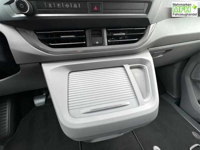 Volkswagen / T7 Caravelle / / / / KR AHK+MATRIX+NAVI+SOUND+ACC+SHZ+KAMERA+PDC