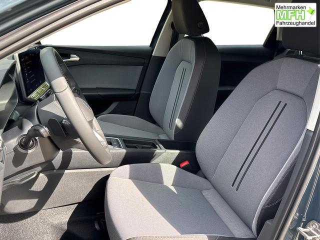 Seat / Leon Sportstourer / Blau / / / DSG+KAMERA+ACC+SHZ+KLIMA+FULLLINK+LED