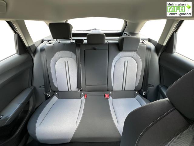 Seat / Leon Sportstourer / Grau / / / 1,5 eTSI DSG+ACC+LED+SHZ+CAM+Licht u. Sicht