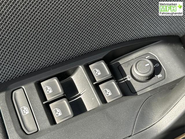 Seat / Leon Sportstourer / Grau / / / 1,5 eTSI DSG+ACC+LED+SHZ+CAM+Licht u. Sicht