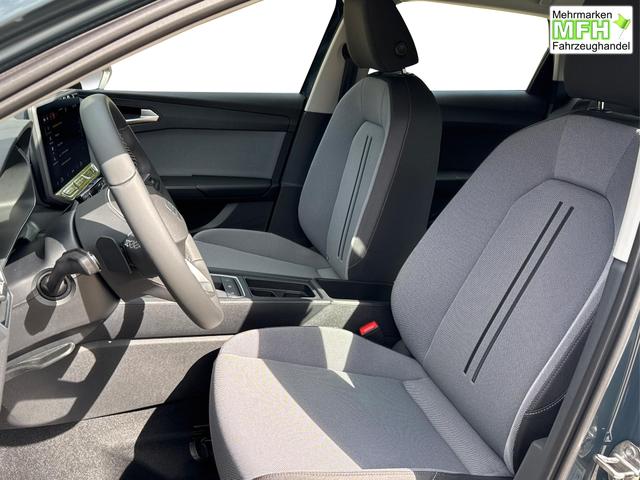 Seat / Leon Sportstourer / Blau / / / DSG+KAMERA+ACC+SHZ+KLIMA+FULLLINK+LED