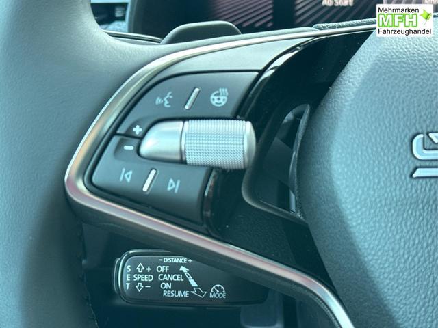 Skoda / Kamiq / Silber / / / DSG+ACC+SHZ+RFK+PDC+KESSY+SUNSET