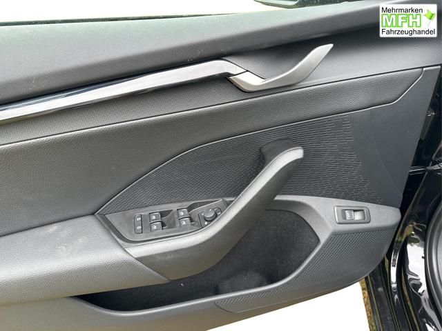 Skoda / Octavia Combi / Schwarz / / / NAVI+KAMERA+LED+EL. HECKKL.+SHZ, Beispielbilder, ggf. teilweise mit Sonderausstattung