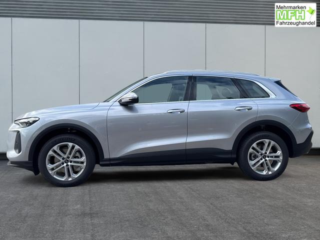 Audi / Q5 / Silber / / / AHK+NAVI+LED+SHZ+PDC